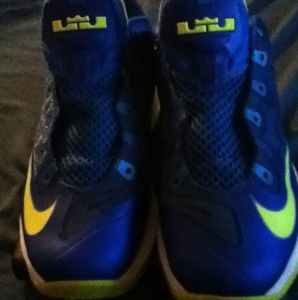 NIKE LEBRON XI LOW #644534-400